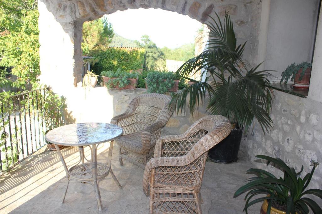 Can Carreras Albanya Exterior photo